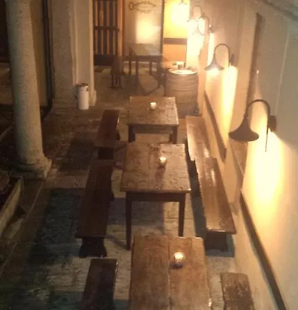 Archi E Colonne Gæstehus 3*